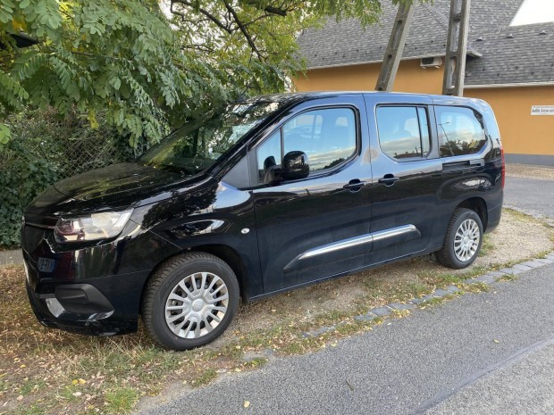 Toyota Proace City Verso 1.2T Shuttle L2H1 [7 s...